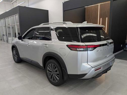 2025 Nissan Pathfinder SL 4WD