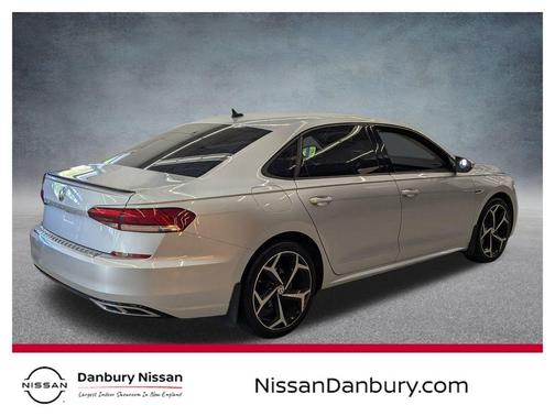 2020 Volkswagen Passat 2.0T R-Line