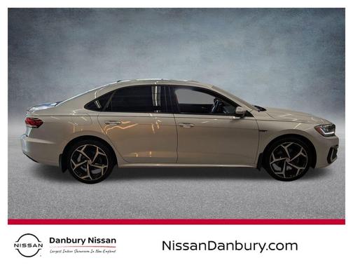 2020 Volkswagen Passat 2.0T R-Line