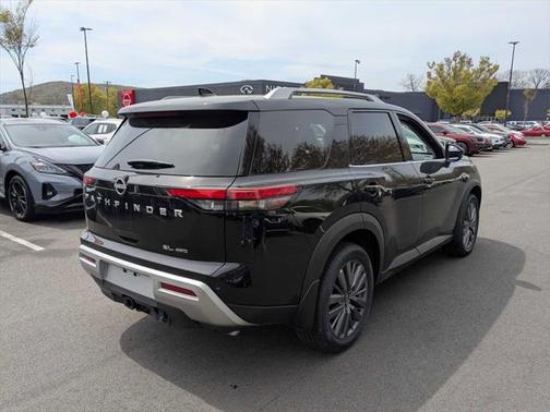 2025 Nissan Pathfinder SL 4WD