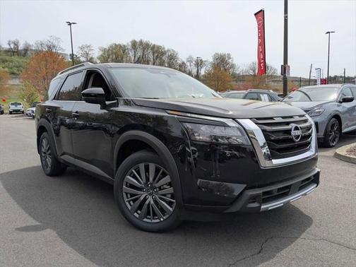 2025 Nissan Pathfinder SL 4WD