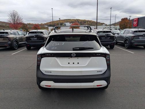 2026 Nissan Kicks SV