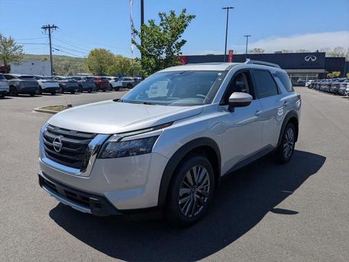 2025 Nissan Pathfinder SL 4WD