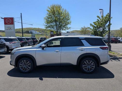 2025 Nissan Pathfinder SL 4WD