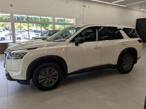 2025 Nissan Pathfinder S 4WD