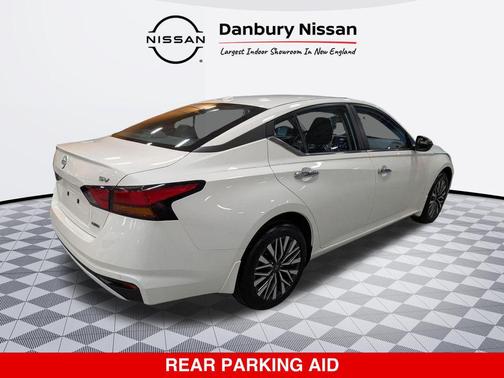 Pearl White Tricoat 2024 Nissan Altima 2.5 SV