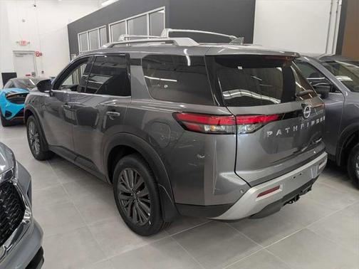 2025 Nissan Pathfinder SL 4WD