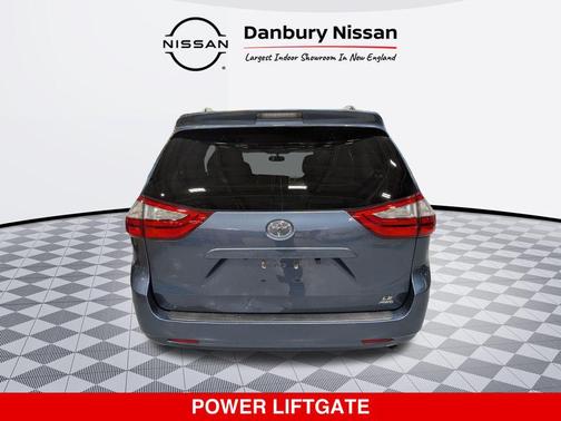 2016 Toyota Sienna LE