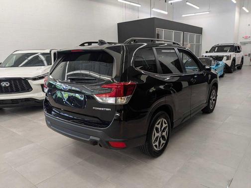 2022 Subaru Forester Premium