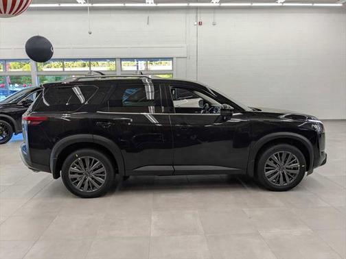 2025 Nissan Pathfinder SL 4WD