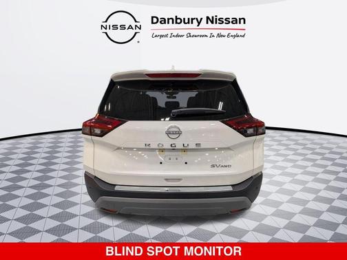 Pearl White Tricoat 2023 Nissan Rogue SV