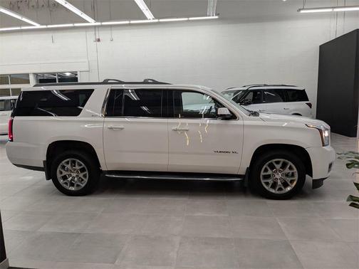 2017 GMC Yukon XL SLT