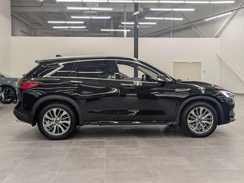 2023 INFINITI QX50 LUXE AWD