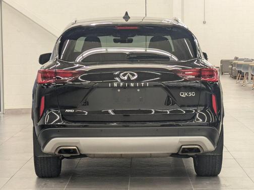 2023 INFINITI QX50 LUXE AWD