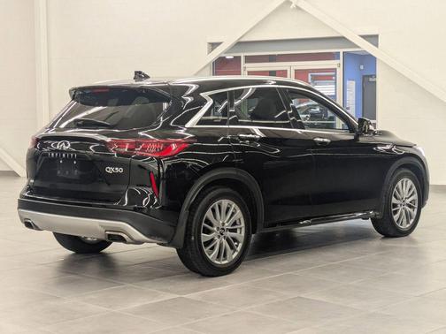 2023 INFINITI QX50 LUXE AWD