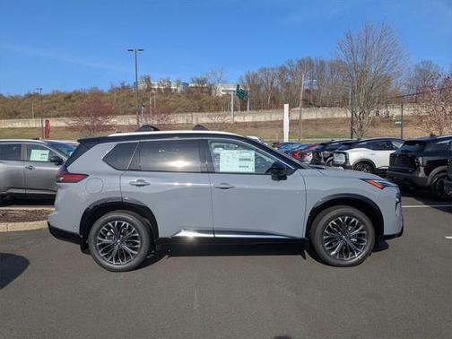 2025 Nissan Rogue Platinum
