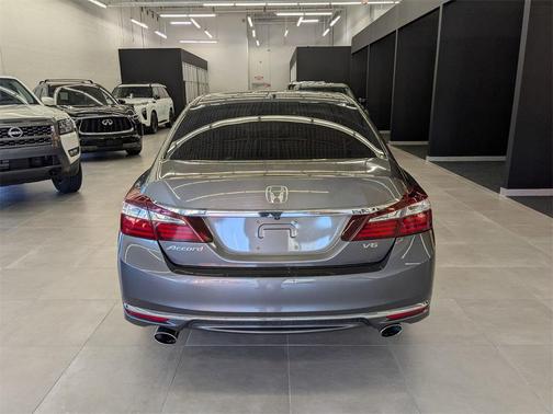 2017 Honda Accord EX-L w/Navigation & Honda Sensing