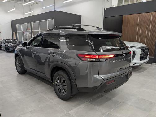 2025 Nissan Pathfinder SV 4WD