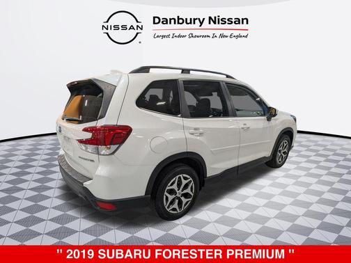 -Select- 2019 Subaru Forester Premium