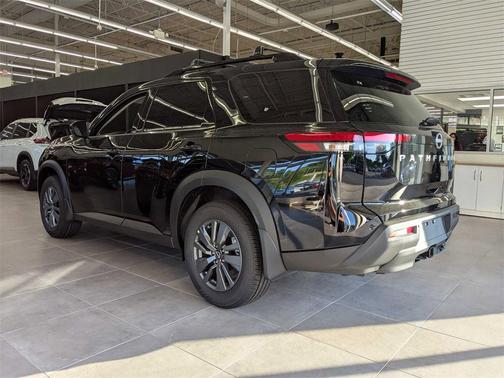 2025 Nissan Pathfinder SV 4WD