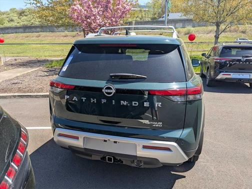 2025 Nissan Pathfinder Platinum 4WD