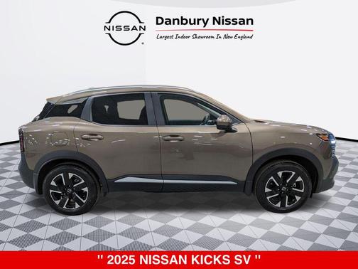 2025 Nissan Kicks SV