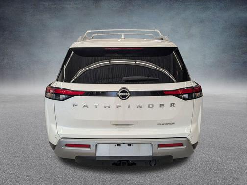 2024 Nissan Pathfinder Platinum FWD