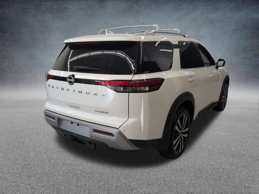 2024 Nissan Pathfinder Platinum FWD