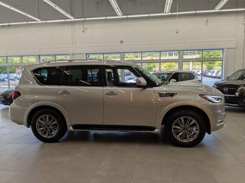 2018 INFINITI QX80 Base