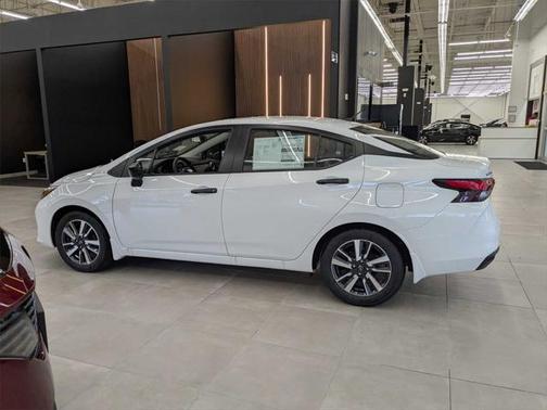 2025 Nissan Versa 1.6 S