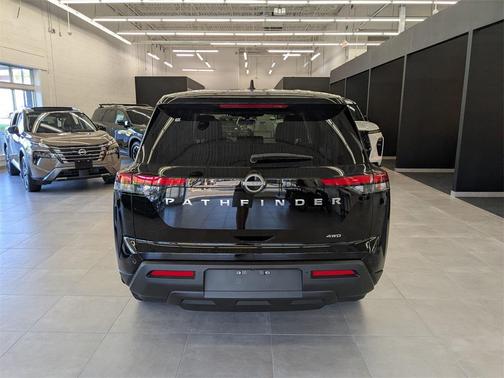 2025 Nissan Pathfinder S 4WD