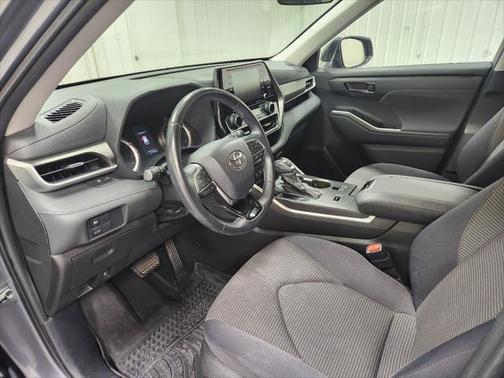 2021 Toyota Highlander LE