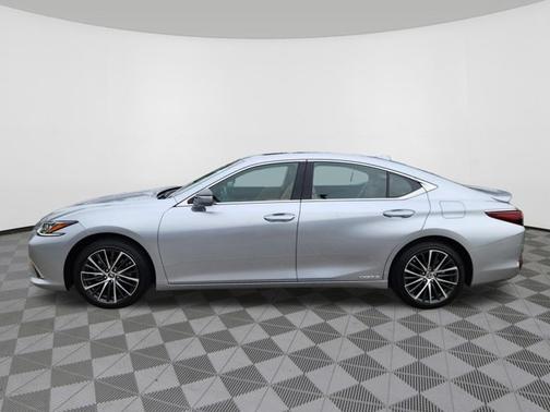 Iridium 2022 Lexus ES 300h ES 300h