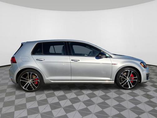 2017 Volkswagen Golf GTI Sport