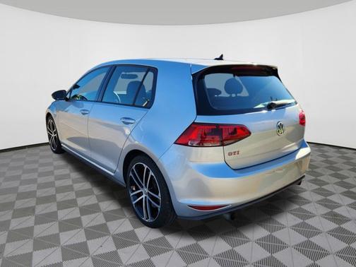 2017 Volkswagen Golf GTI Sport