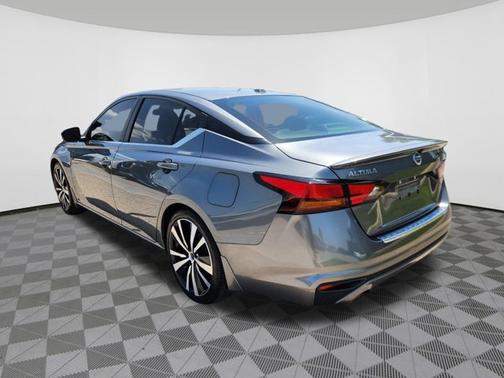 Gun Metallic 2019 Nissan Altima 2.5 SR
