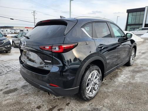 2023 Mazda CX-5 2.5 S Preferred Package