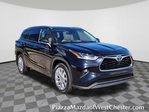 Midnight Black Metallic 2023 Toyota Highlander Hybrid Limited