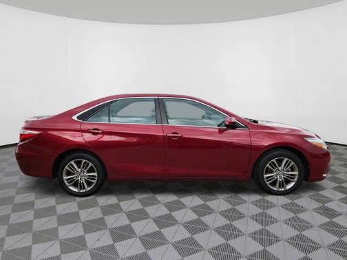 Ruby Flare Pearl 2016 Toyota Camry SE