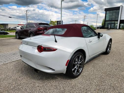 Ceramic Metallic 2018 Mazda MX-5 Miata Grand Touring
