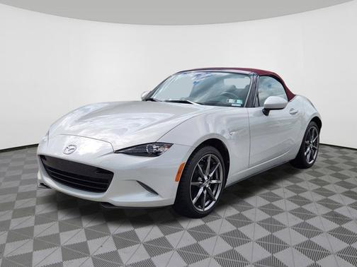 Ceramic Metallic 2018 Mazda MX-5 Miata Grand Touring