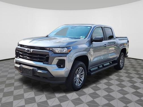 Sterling Gray Metallic 2023 Chevrolet Colorado 4WD LT
