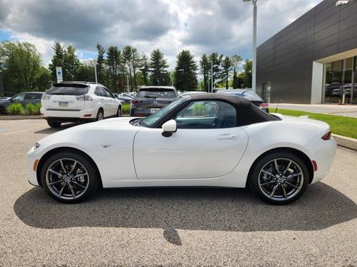 Snowflake White Pearl Mica 2019 Mazda MX-5 Miata Grand Touring