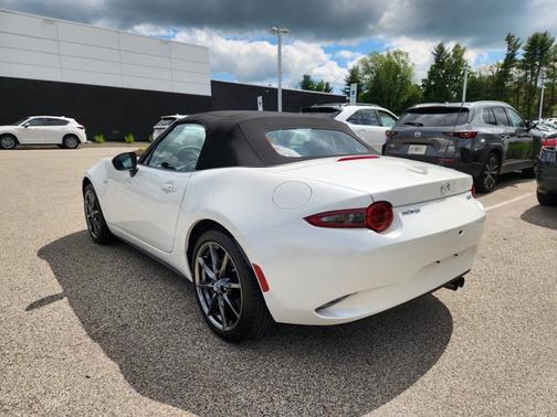 Snowflake White Pearl Mica 2019 Mazda MX-5 Miata Grand Touring