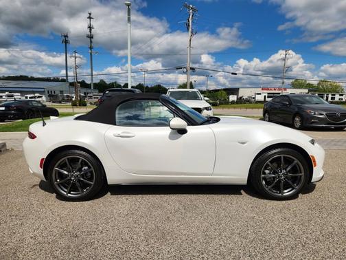 Snowflake White Pearl Mica 2019 Mazda MX-5 Miata Grand Touring