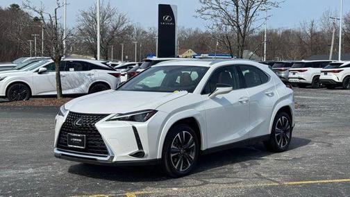 Eminent White Pearl 2024 Lexus UX 250h Premium
