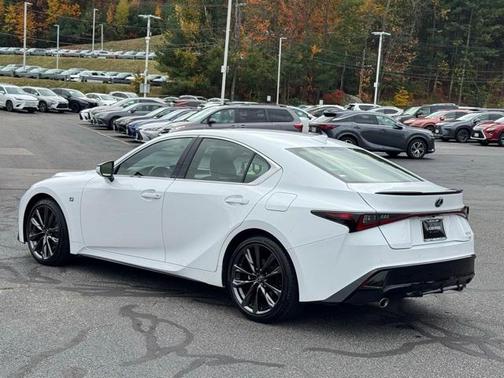 2024 Lexus IS 350 
