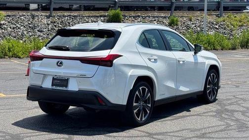 Eminent White Pearl 2022 Lexus UX 250h Base