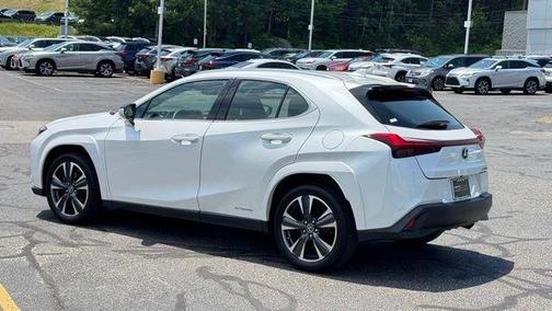 Eminent White Pearl 2022 Lexus UX 250h Base