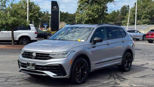 Pyrite Silver Metallic 2024 Volkswagen Tiguan 2.0T SE R-Line Black